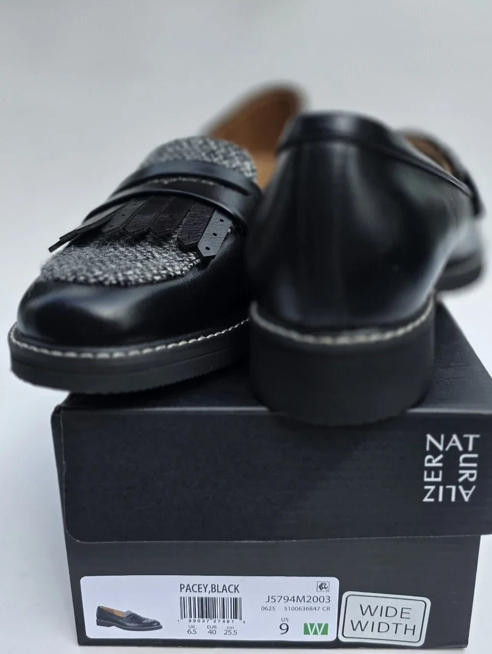 Naturalizer Pacey Women's 9W Wide Black Penny Loafers Kiltie Fringe Comfort